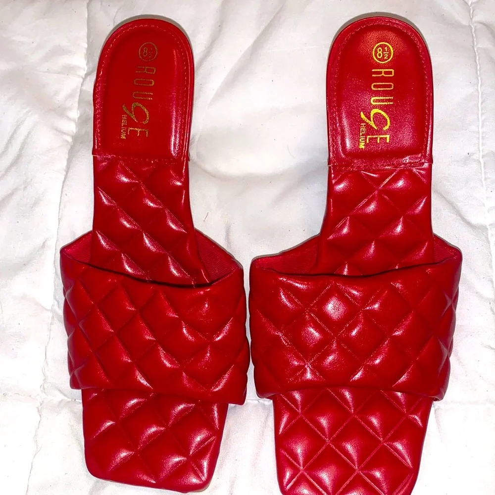 Red Rogue heels - Picture 1 of 3